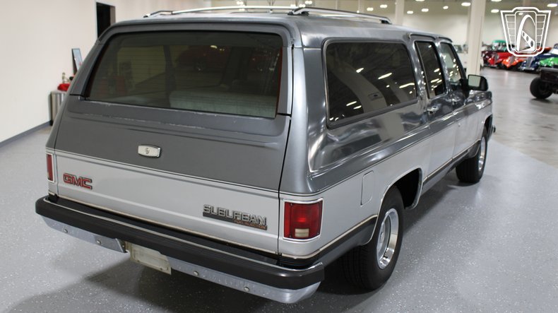 1990 GMC Suburban 32