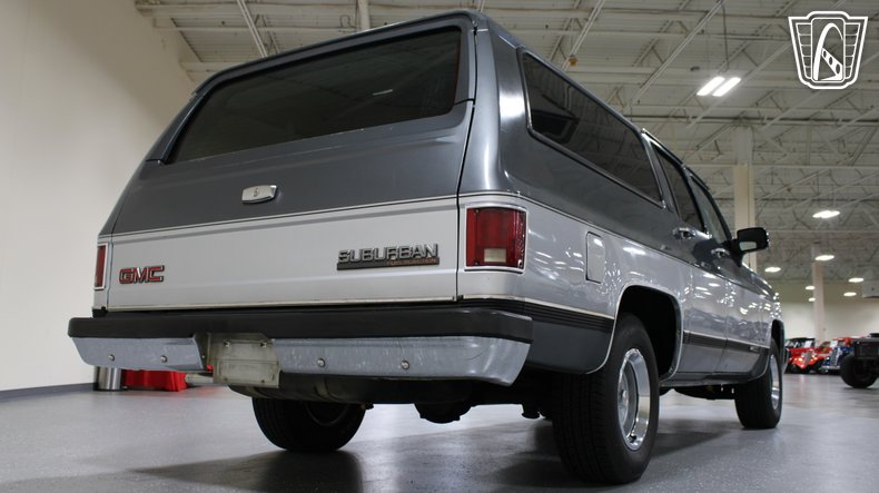 1990 GMC Suburban 33