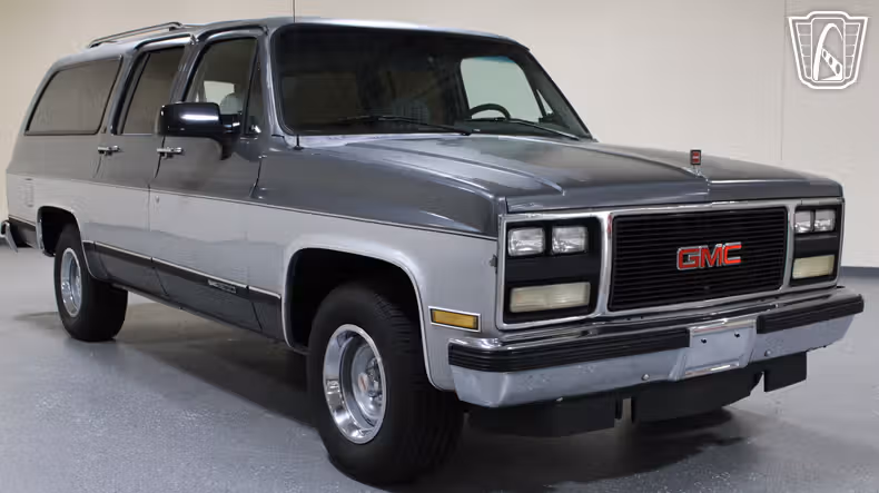 1990 GMC Suburban second image