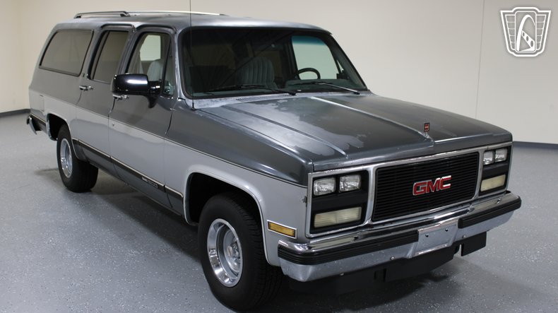 1990 GMC Suburban 36