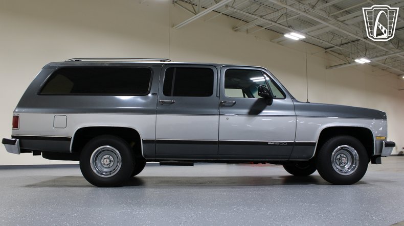 1990 GMC Suburban 35