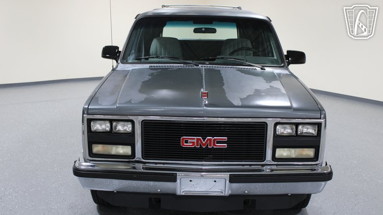 1990 GMC Suburban 38