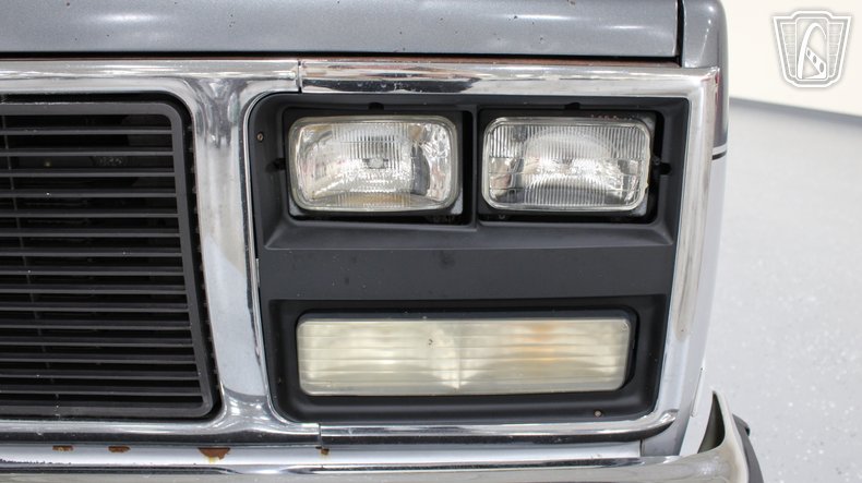 1990 GMC Suburban 43