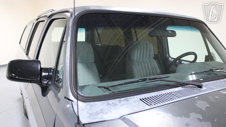 1990 GMC Suburban 54