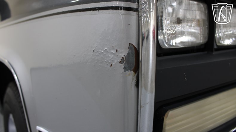 1990 GMC Suburban 64