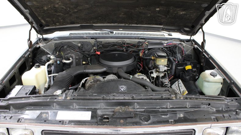 1990 GMC Suburban 16