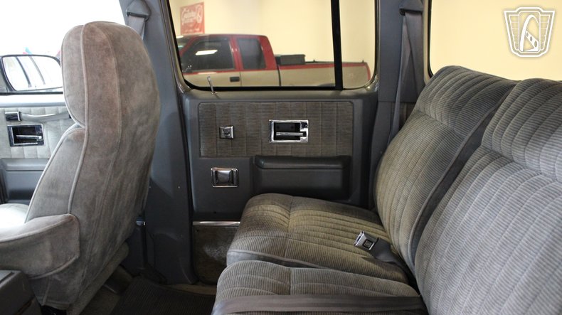 1990 GMC Suburban 126