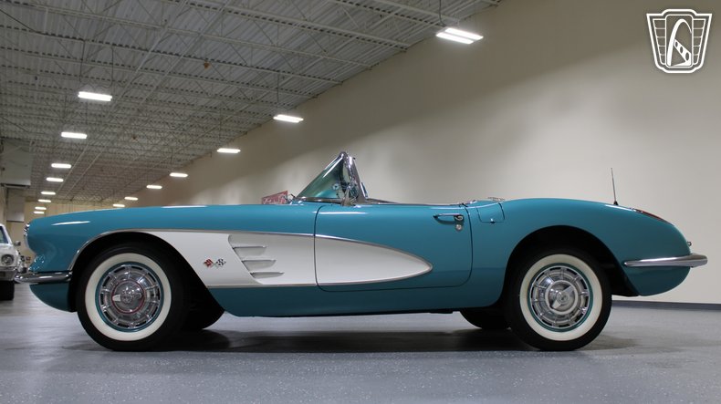 1960 Chevrolet Corvette 26