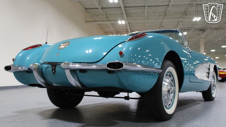1960 Chevrolet Corvette 35