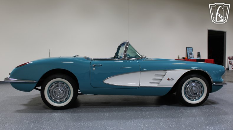 1960 Chevrolet Corvette 36