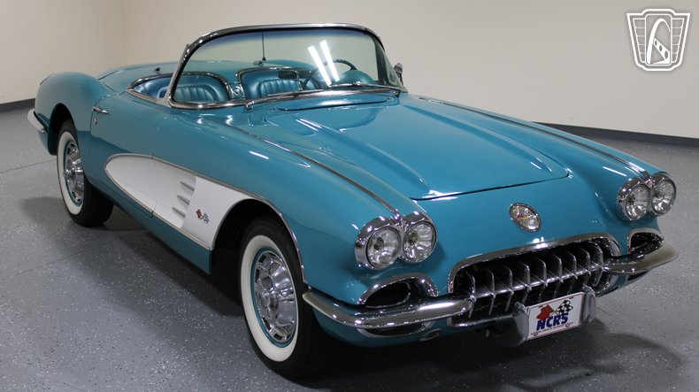 1960 Chevrolet Corvette 38