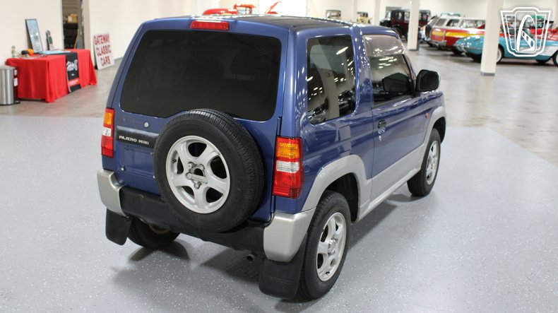 1999 Mitsubishi Pajero Mini 32