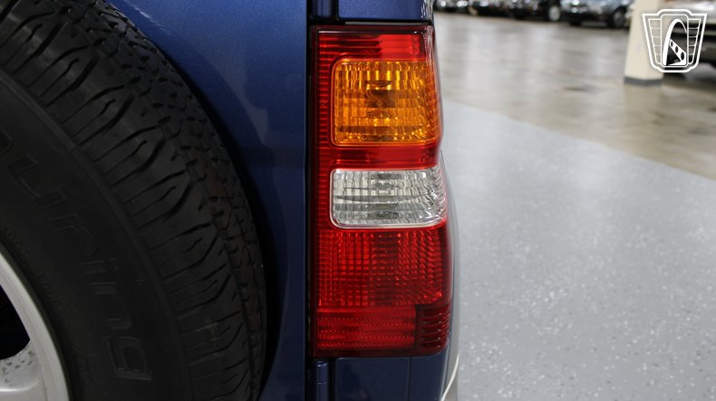 1999 Mitsubishi Pajero Mini 9