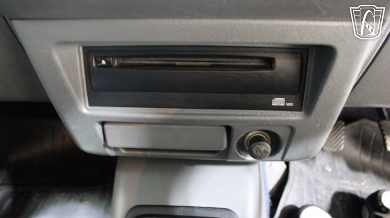 1999 Mitsubishi Pajero Mini 101