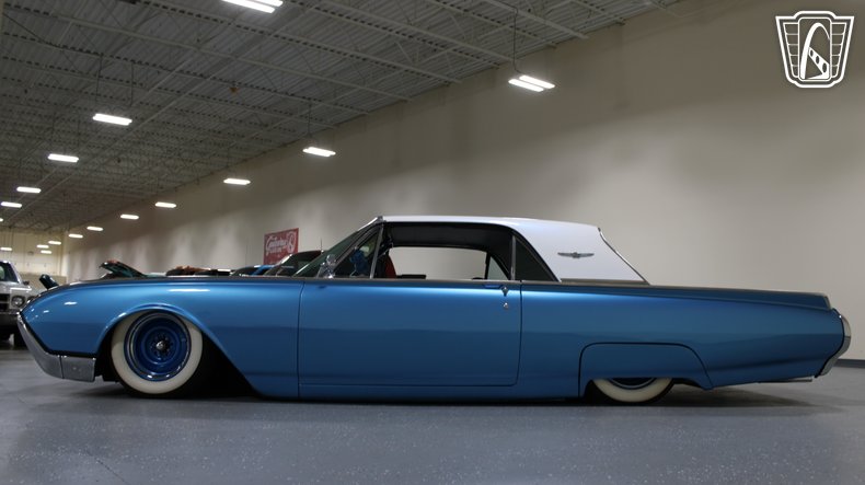 1961 Ford Thunderbird 26