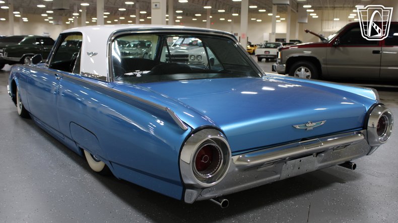 1961 Ford Thunderbird 27