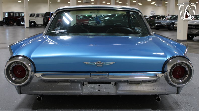 1961 Ford Thunderbird 30