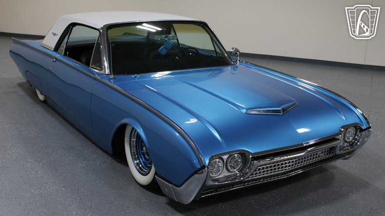 1961 Ford Thunderbird 39