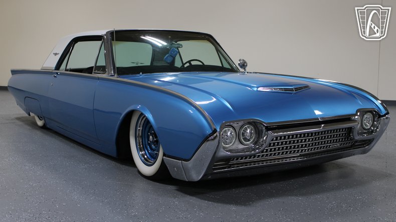 1961 Ford Thunderbird 2