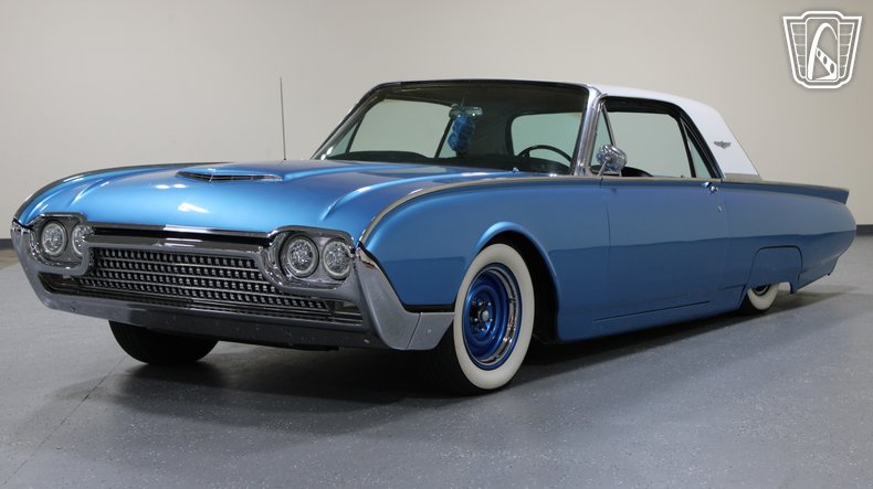1961 Ford Thunderbird 43
