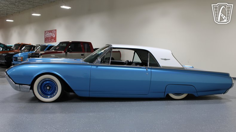 1961 Ford Thunderbird 44