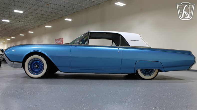 1961 Ford Thunderbird 52