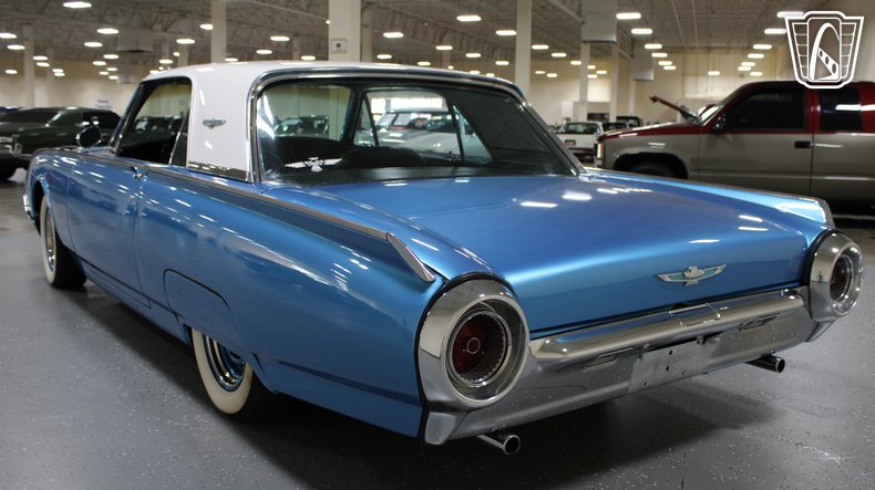 1961 Ford Thunderbird 53