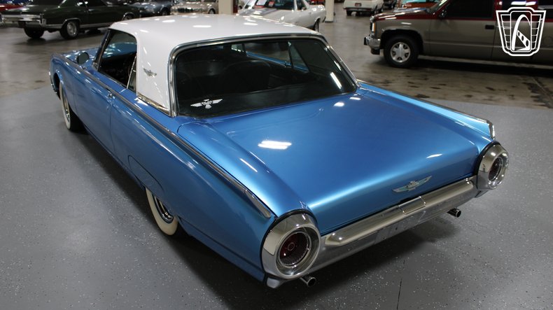 1961 Ford Thunderbird 54