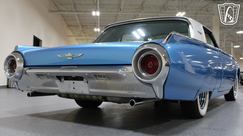 1961 Ford Thunderbird 59