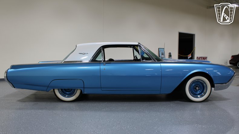 1961 Ford Thunderbird 60