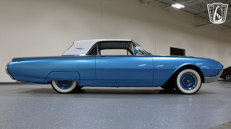 1961 Ford Thunderbird 62