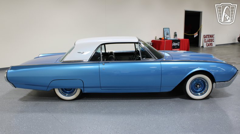 1961 Ford Thunderbird 61