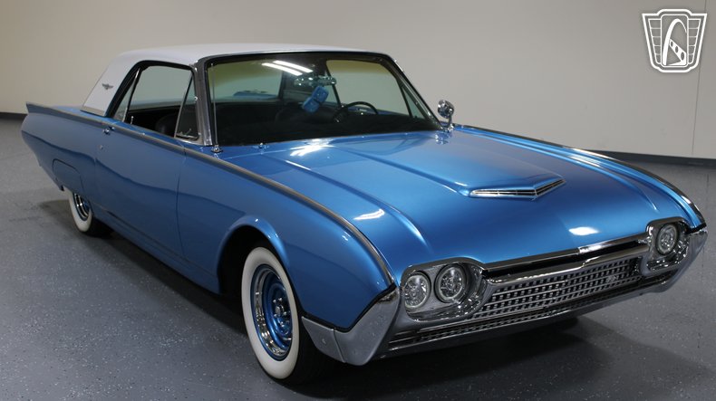 1961 Ford Thunderbird 64