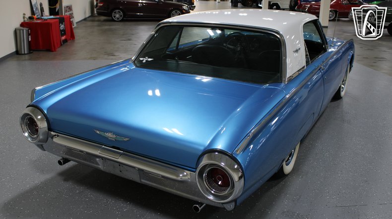 1961 Ford Thunderbird 58