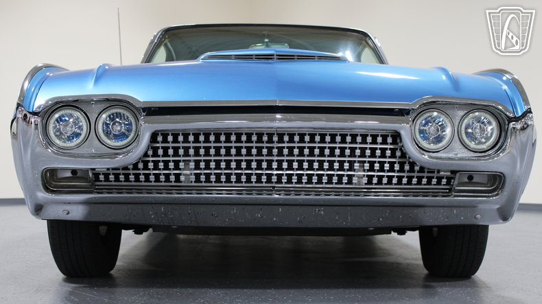 1961 Ford Thunderbird 68