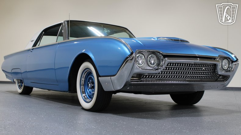 1961 Ford Thunderbird 65