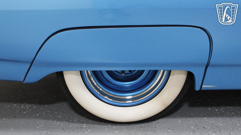 1961 Ford Thunderbird 70