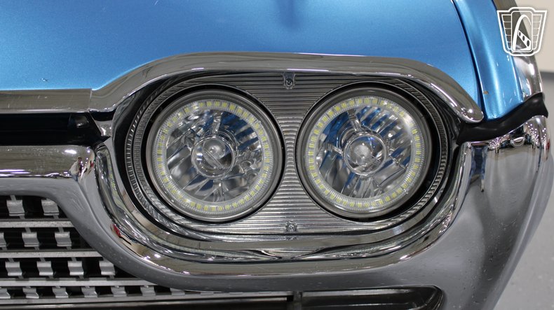 1961 Ford Thunderbird 72