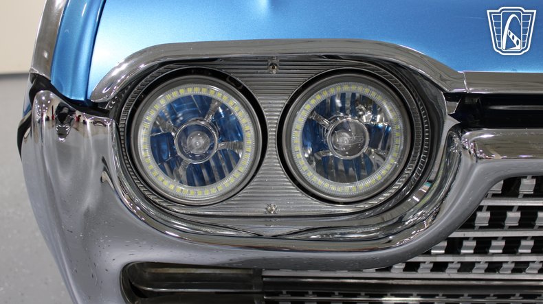 1961 Ford Thunderbird 8