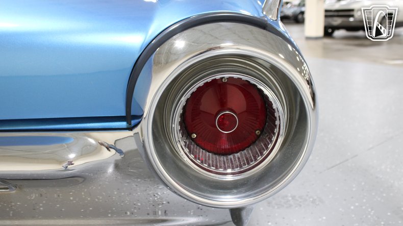 1961 Ford Thunderbird 9