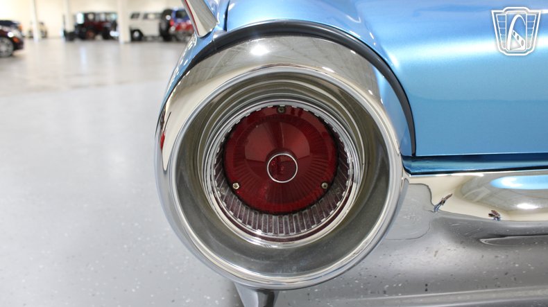 1961 Ford Thunderbird 73