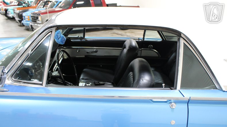 1961 Ford Thunderbird 82
