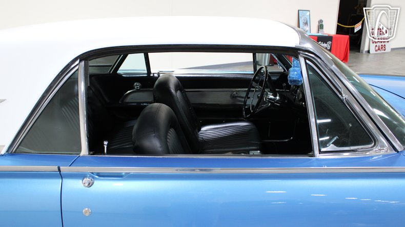 1961 Ford Thunderbird 83