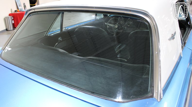 1961 Ford Thunderbird 79