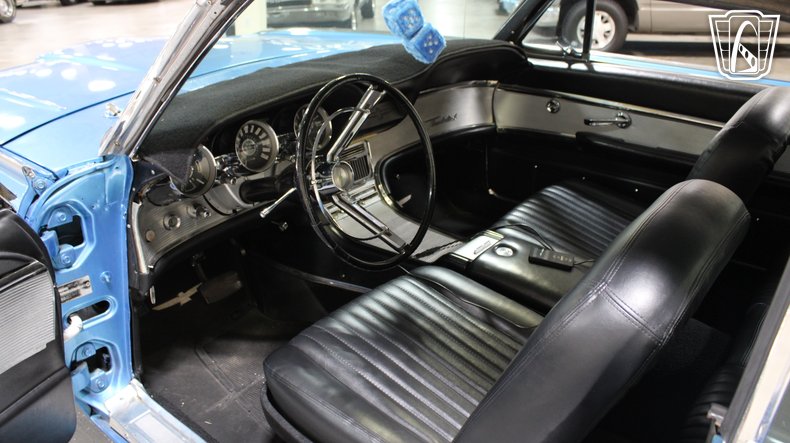 1961 Ford Thunderbird 11