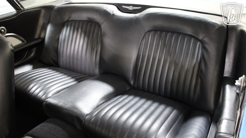 1961 Ford Thunderbird 151