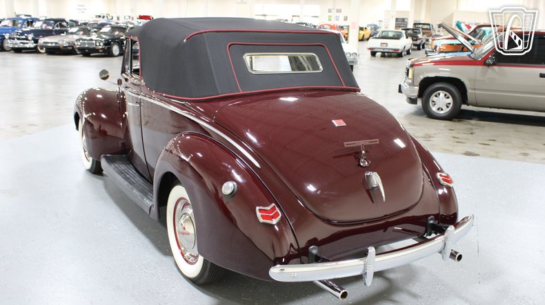 1940 Ford Super Deluxe 27
