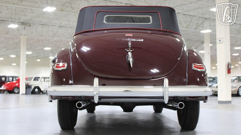 1940 Ford Super Deluxe 30