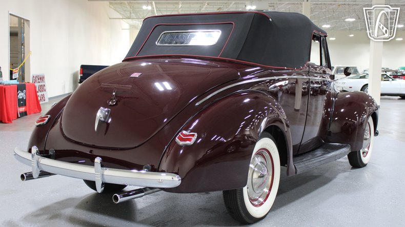 1940 Ford Super Deluxe 31