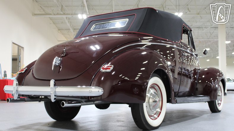 1940 Ford Super Deluxe 33